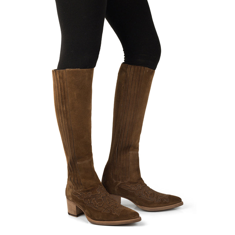 GILL 86034<br>Chestnut boots